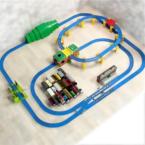 Thomas seine freunde plarail - thomas,