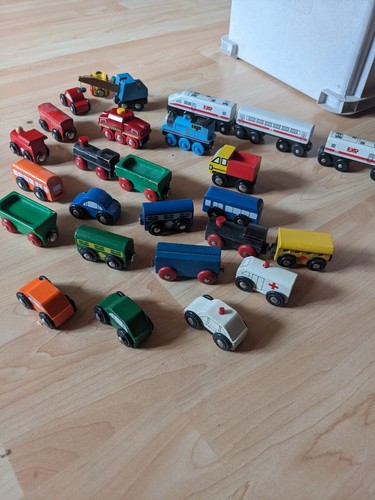 Holzschienen züge loks autos - loks,